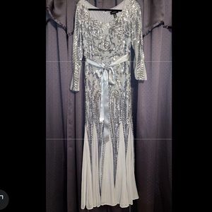 Formal dress wore a couple of hours!  Purchased at Dillards.Beautiful. Size 8-10
